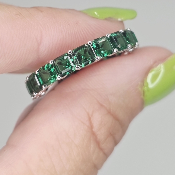 10.20cttw 4mm Emerald Nano Silver Ring - Picture 1 of 5